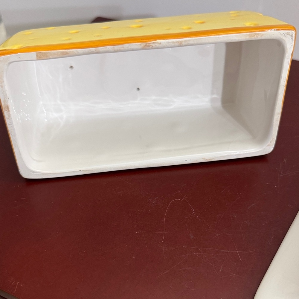 Cheese Block with Mouse Figurine Butter Dish/Cheese cover tray - Picture 11 of 11